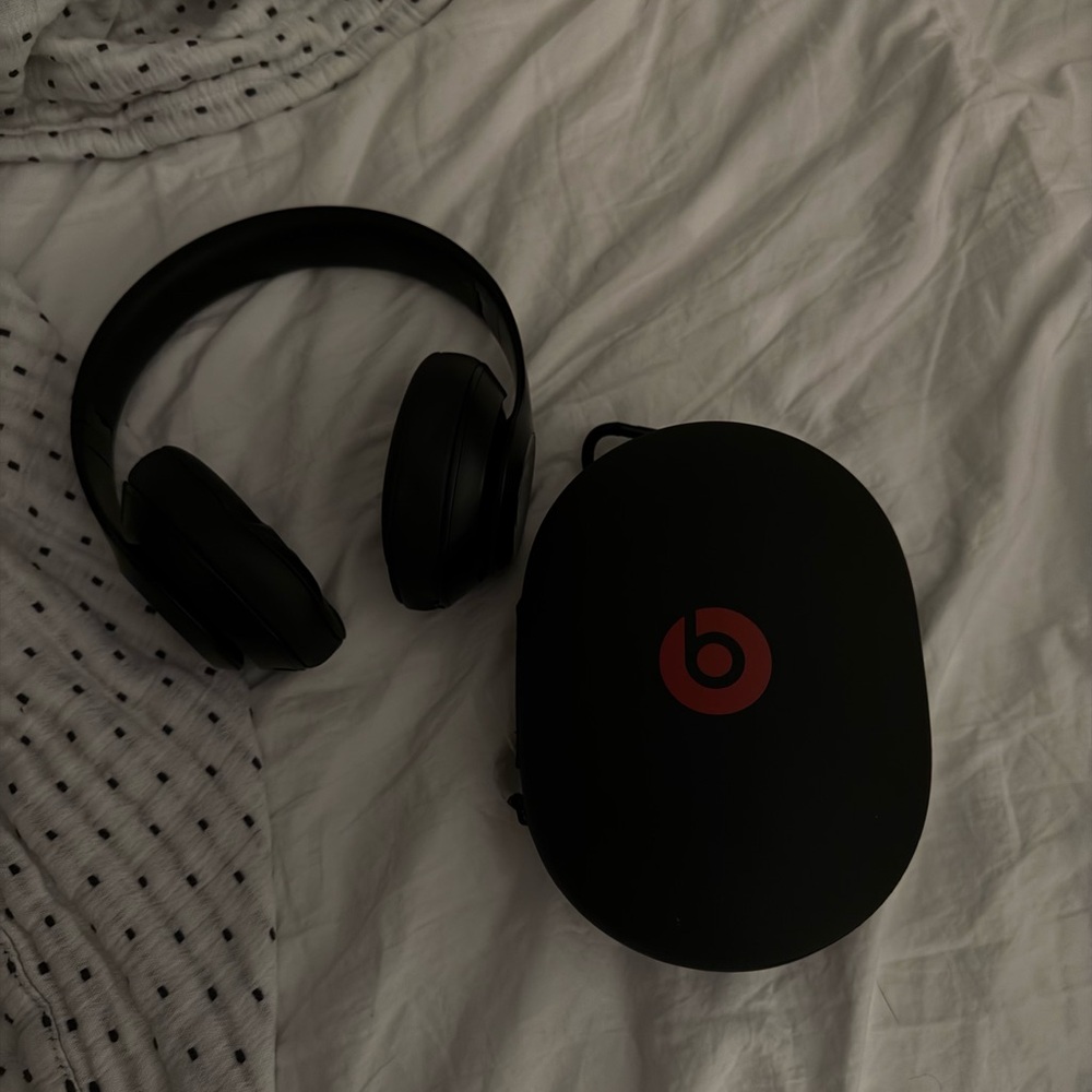 Beats by Dre Black Over-Ear Headphones